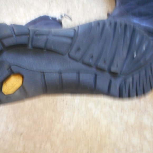 UGGS leather boots women size 5 - Picture 4 of 9